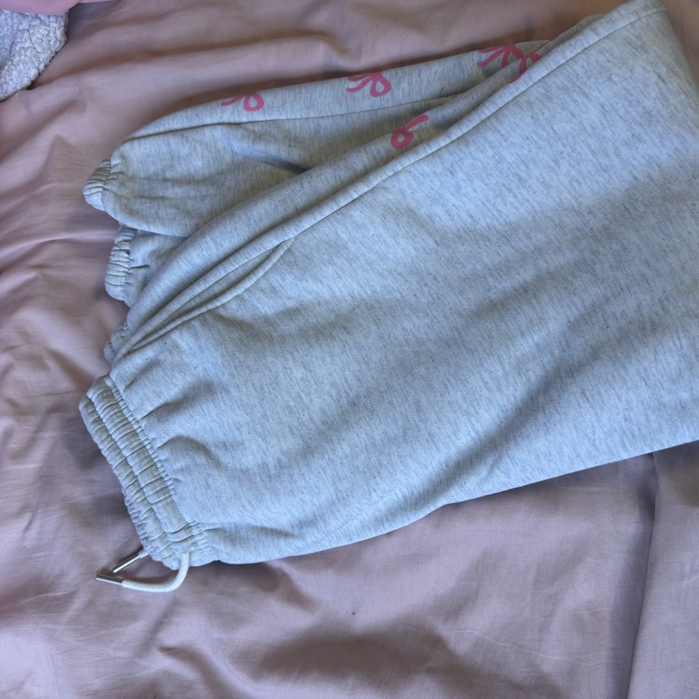 SHEIN Gray and Pink Sweatpants for Casual Comfort